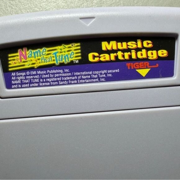 Vintage 1997 Tiger Electronic Handheld Game Name That Tune ... - Picture 8 of 8